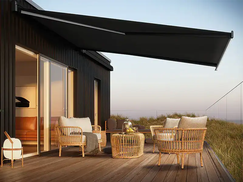Terrassemarkise med smuk udsigt