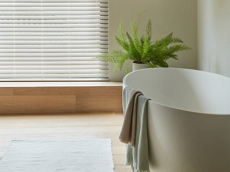 Persienner til et badeværelse