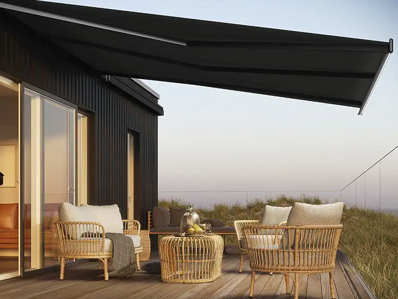 Terrassemarkise med smuk udsigt